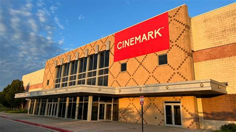 Movie Theater In Columbia, MD: Cinemark Columbia Snowden。